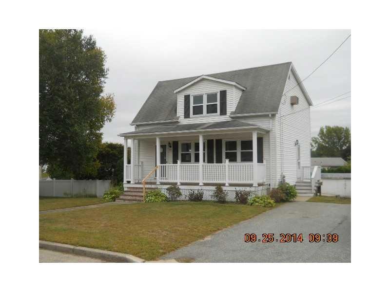 54 Sycamore Dr, Cranston, RI 02921 - photo 1