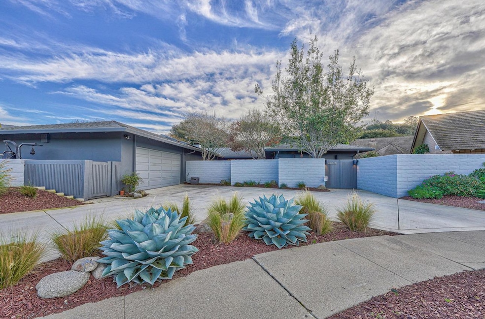 Sold $3,200,000 • Co-Listing Agent