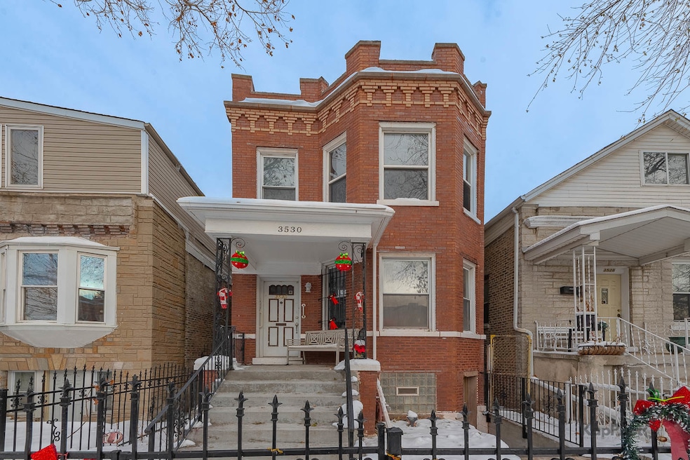 3530 W Evergreen Ave unit 2, Chicago, IL 60651 - photo 1