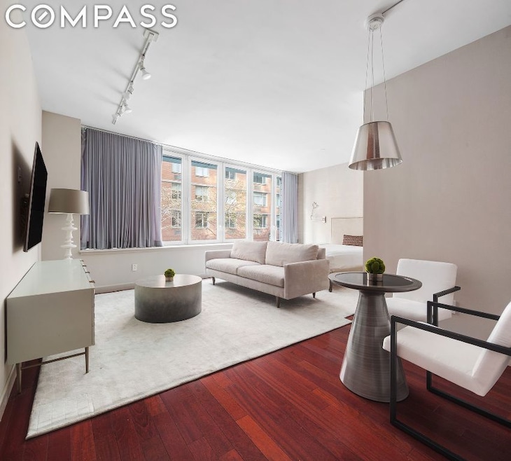 Sold $935,000 • Co-Listing Agent