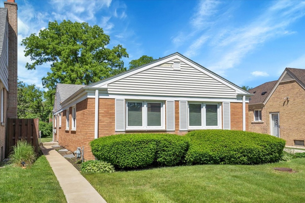 914 Jeannette St, Des Plaines, IL 60016 - photo 1