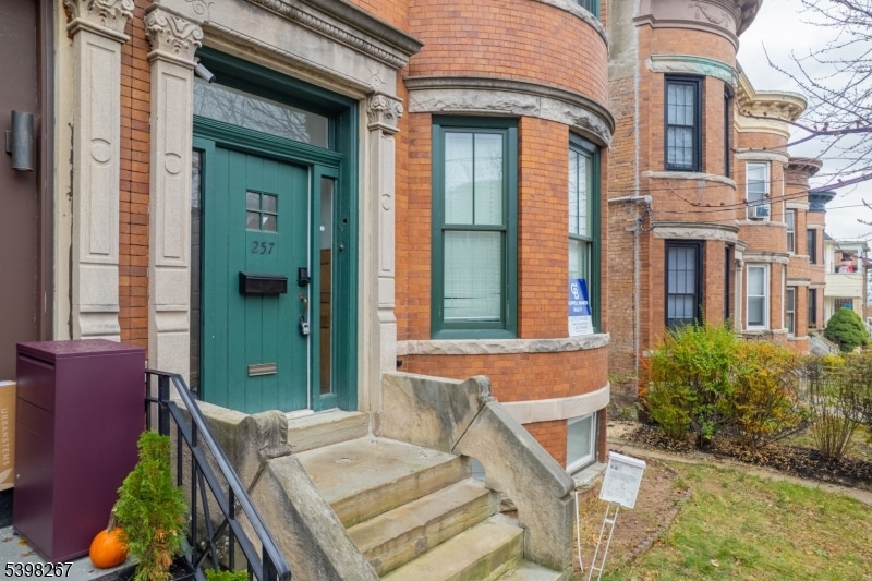257 Woodlawn Ave, Jersey City, NJ 07305 - photo 1