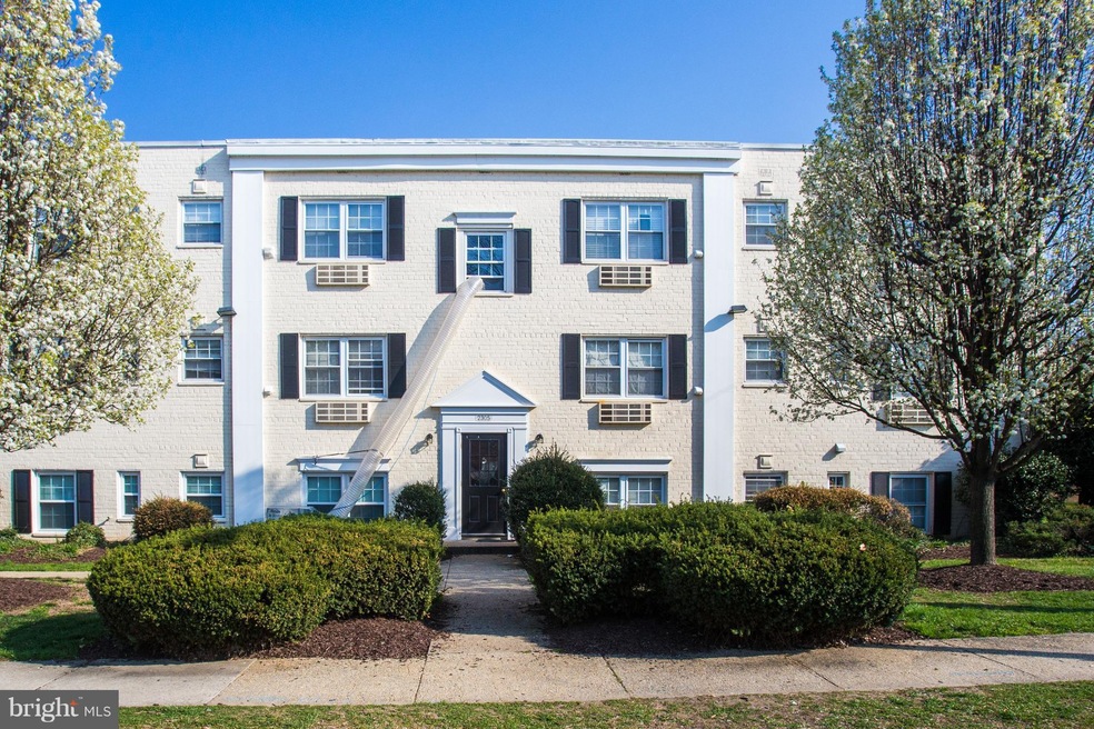 2305 Farrington Ave unit 202, Alexandria, VA 22303 - photo 1