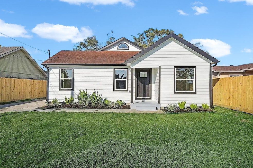 For Sale $415,000 • Co-Listing Agent