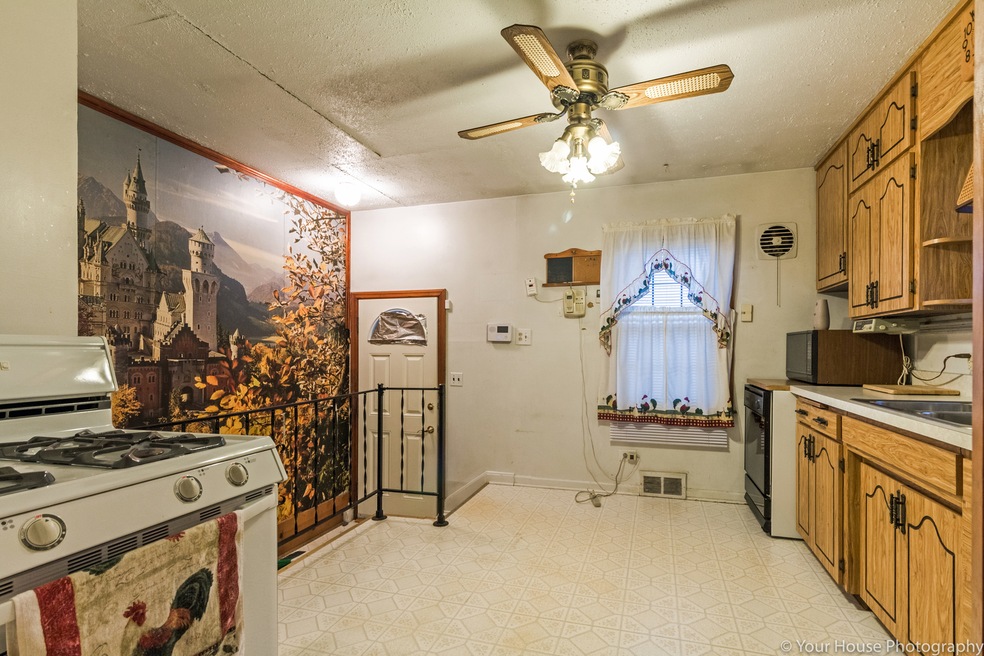 1940 N Poplar St, Waukegan, IL 60087 - photo 1