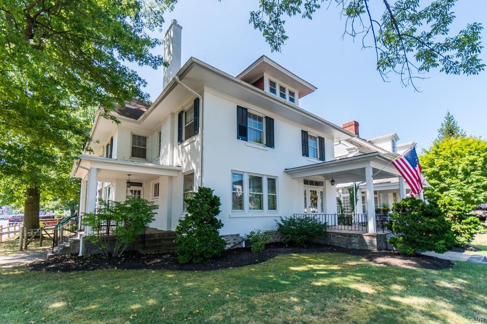 804 W Broad St, Quakertown, PA 18951 - photo 1