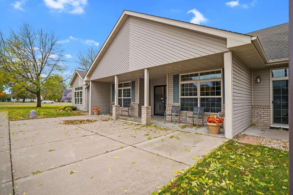 Welcome home to The Villas of Maple Lake