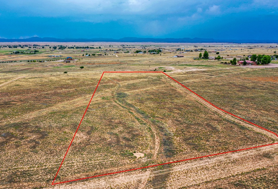 00 N Vineyard, Paulden, AZ 86334 - photo 1