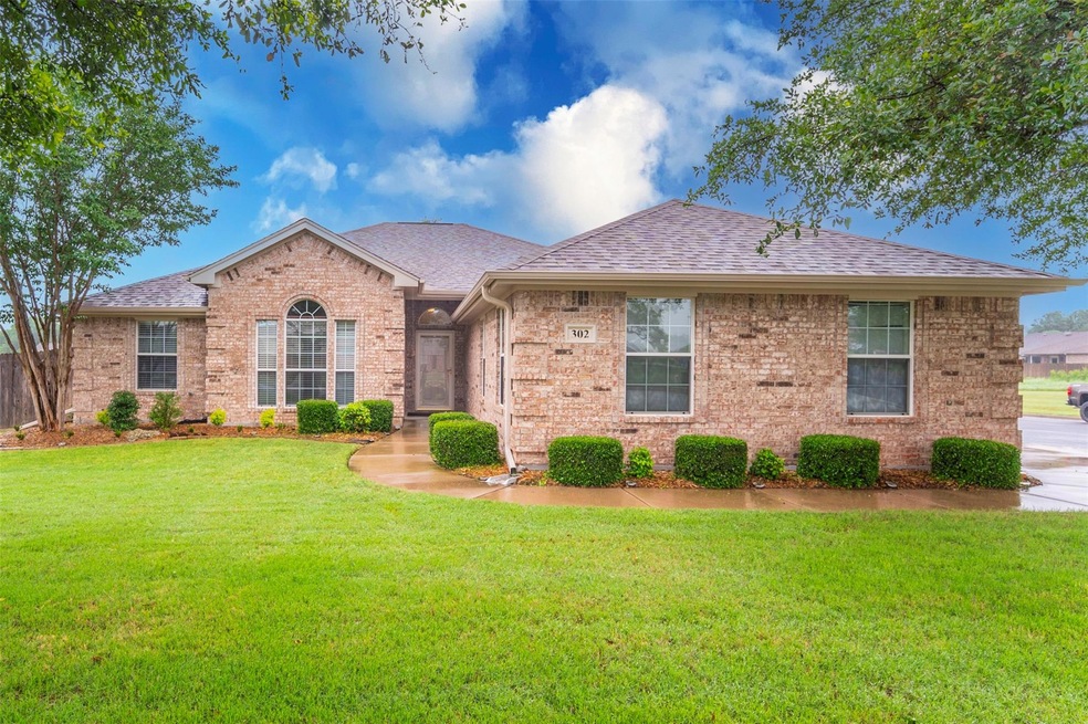302 Waltzing Brook Ct, Weatherford, TX 76085 - photo 1