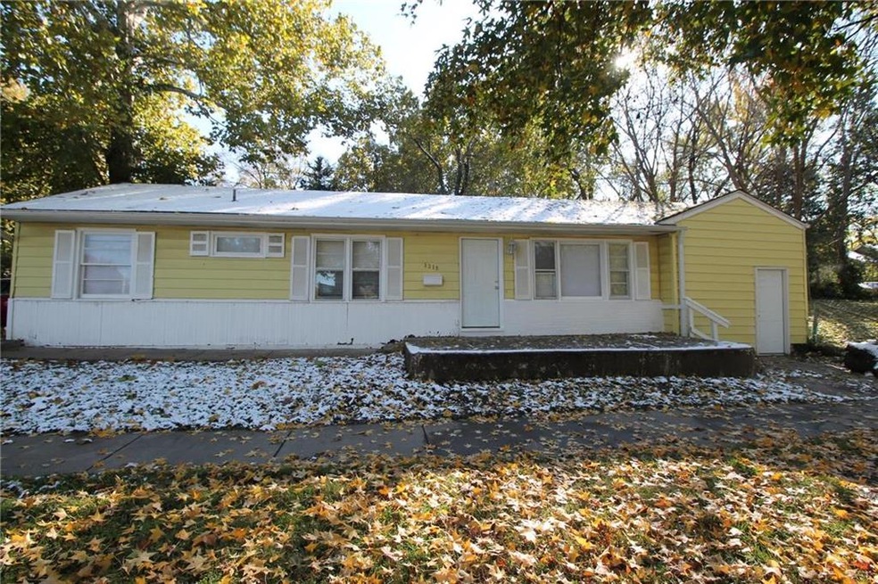 3319 E Gregory Blvd, Kansas City, MO 64132 - photo 1