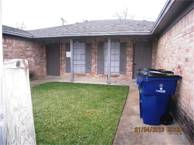 604 Verhalen Rd unit B, Alvin, TX 77511 - photo 1