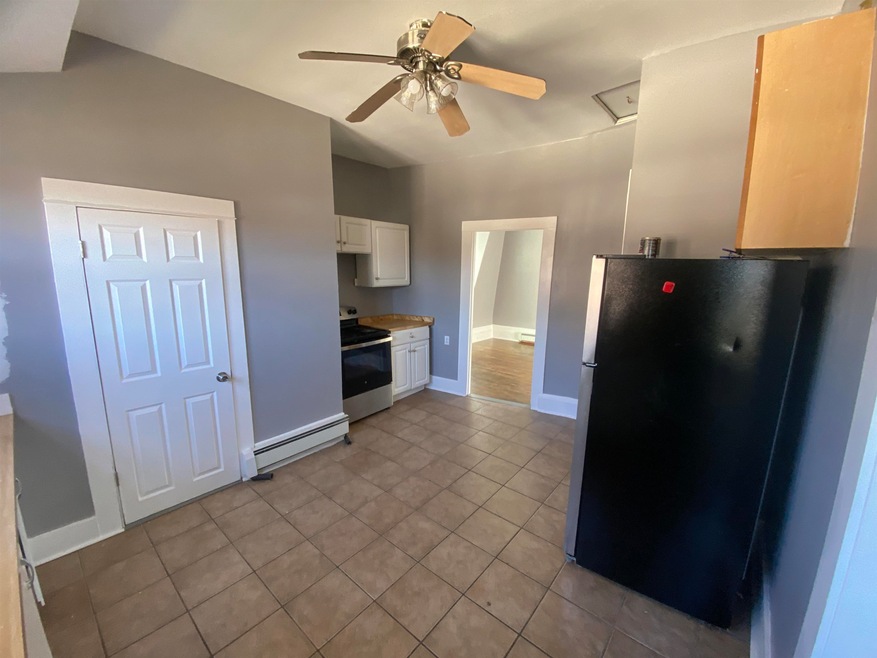 158 Broad St unit 2, Claremont, NH 03743 - photo 1