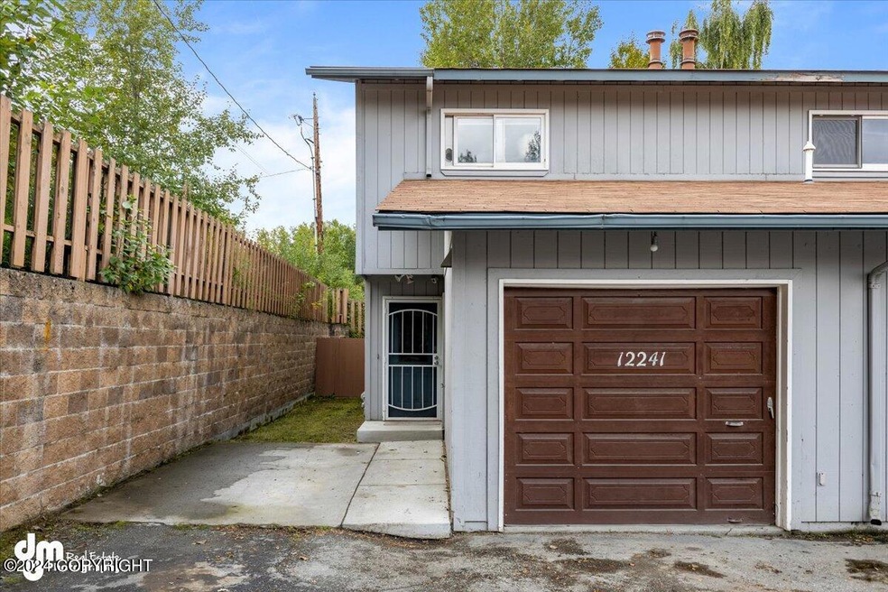 01-FRONT EXTERIOR_LS_IMG_6