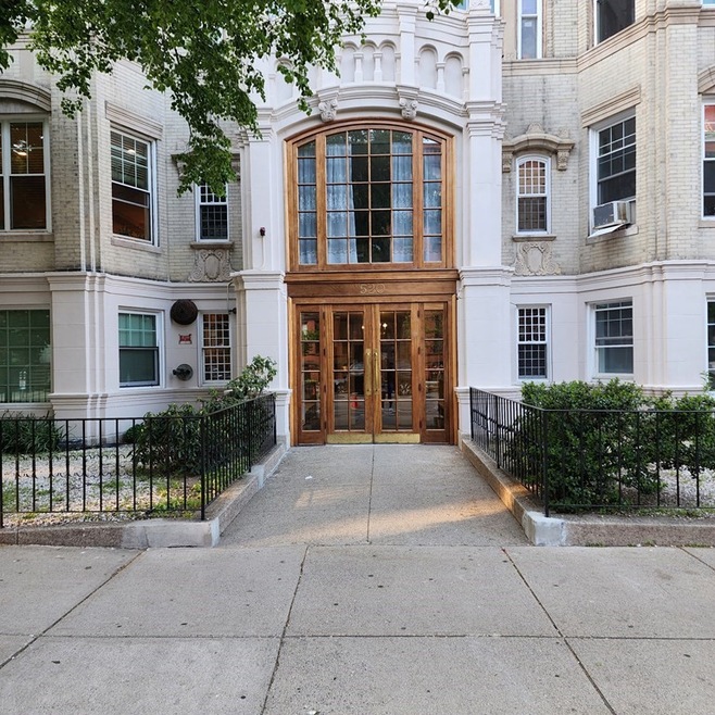 520 Beacon St unit 4D, Boston, MA 02215 - photo 1