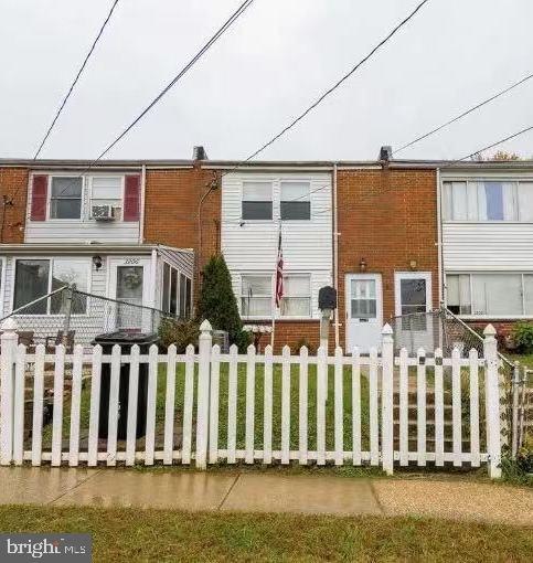 3204 Tartarian Ct, Halethorpe, MD 21227 - photo 1