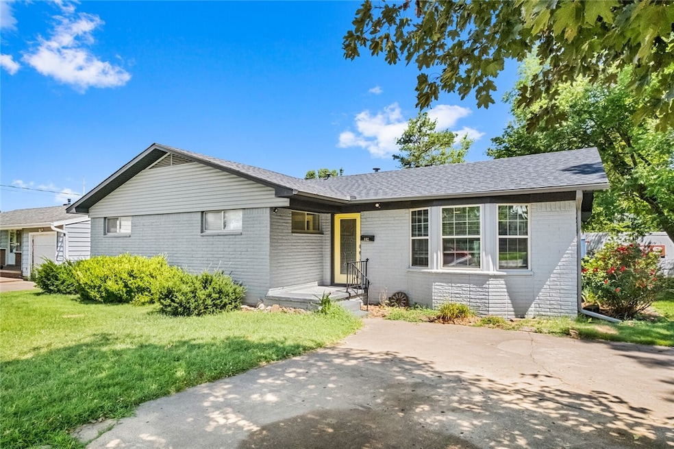 802 NW 8th St, Bentonville, AR 72712 - photo 1