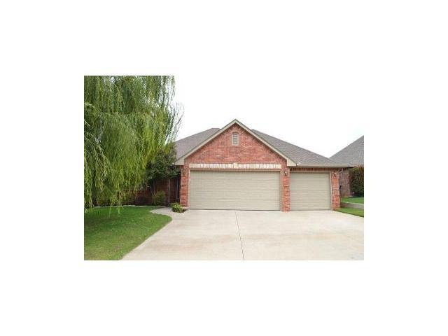 2613 SE 6th St, Moore, OK 73160 - photo 1