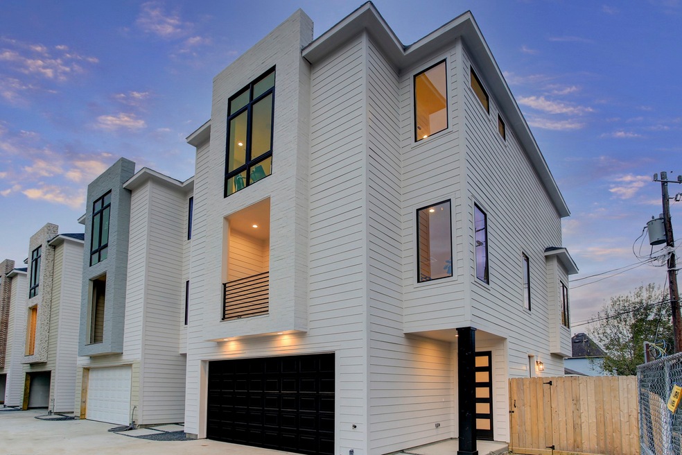 828 Wakefield Dr unit A, Houston, TX 77018 - photo 1