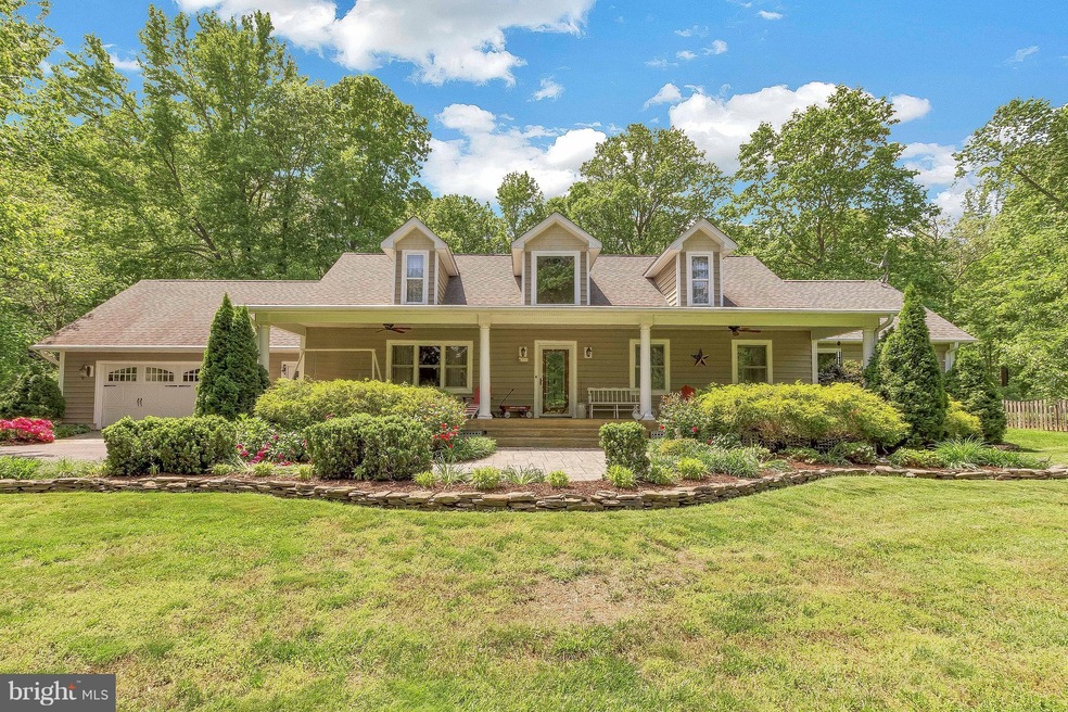 3218 Twin Oak Ln, Huntingtown, MD 20639 - photo 1