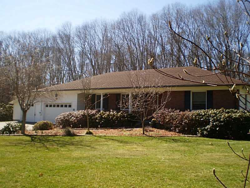 352 Varnum Dr, East Greenwich, RI 02818 - photo 1