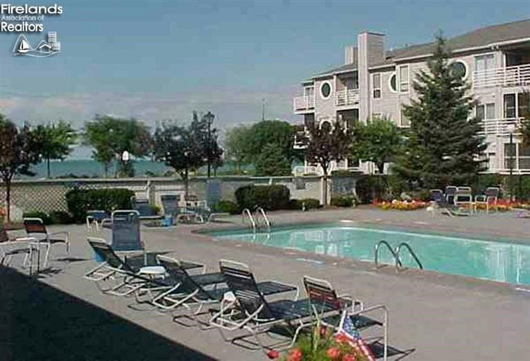 118 Clinton Reef Dr unit 118, Port Clinton, OH 43452 - photo 1