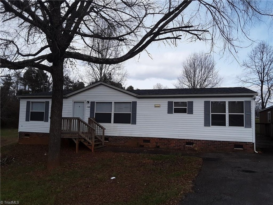 140 Sweetwater Dr, Statesville, NC 28625 - photo 1