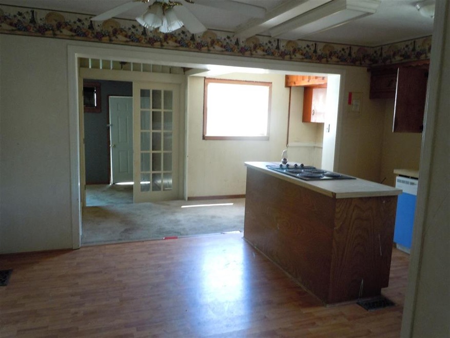 923 E Cherry St, Cushing, OK 74023 - photo 1