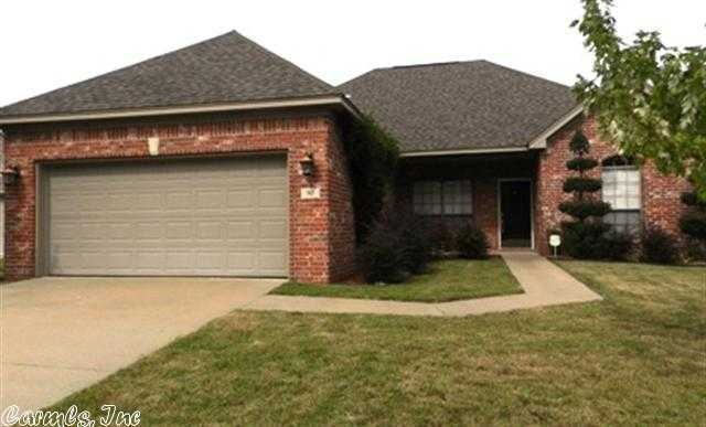 Brick/vinyl frame, 9 foot ceilings, 7 foot windows