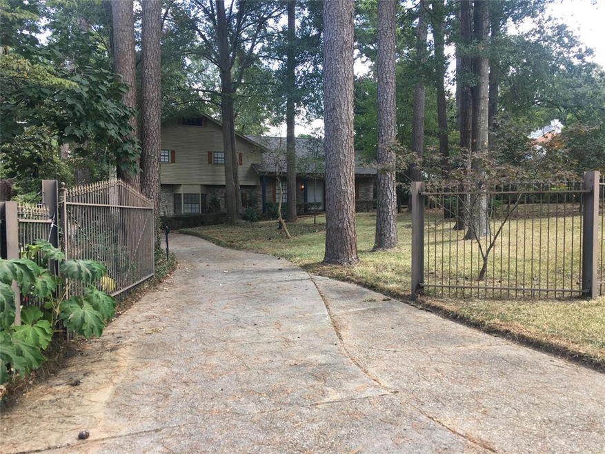 Fully fenced, and in a private setting.