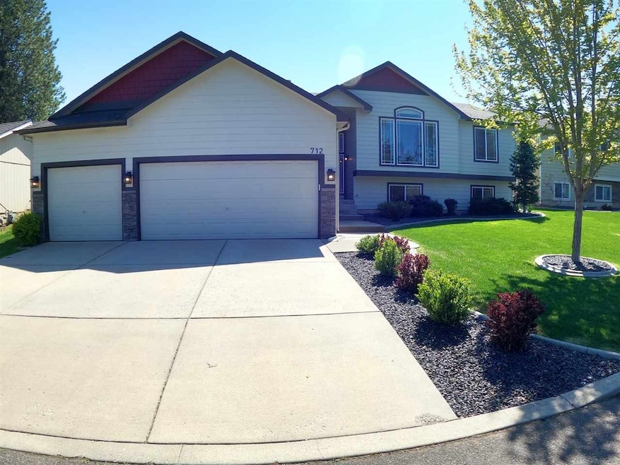 712 E Bonnie Lynn Ln, Colbert, WA 99005 - photo 1