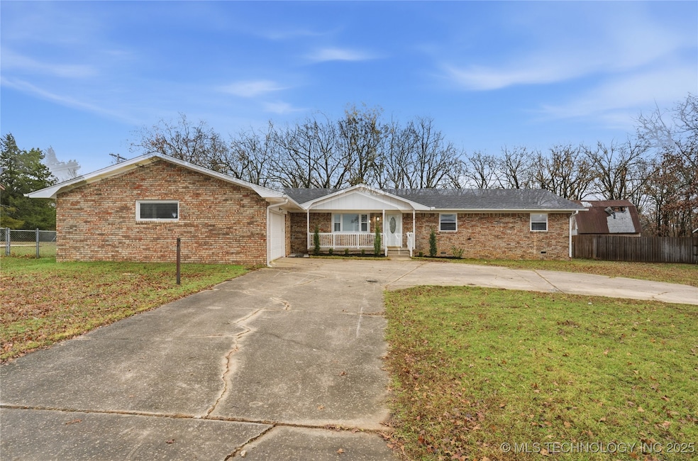 232 Hinton Blvd, Mannford, OK 74044 - photo 1