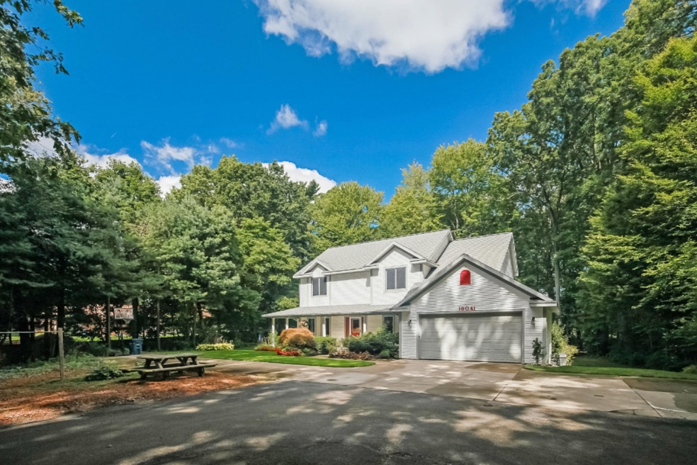 002-Front_View-4761075-medium