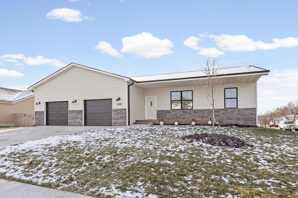 5700 Camden Cir, Columbia, MO 65201 - photo 1