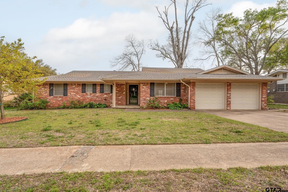 213 E Samuel St, Tyler, TX 75701 - photo 1