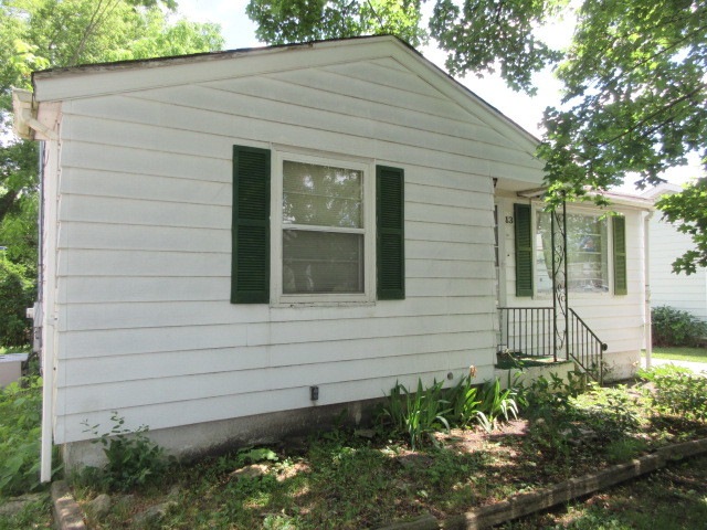 1813 N Jackson St, Waukegan, IL 60087 - photo 1