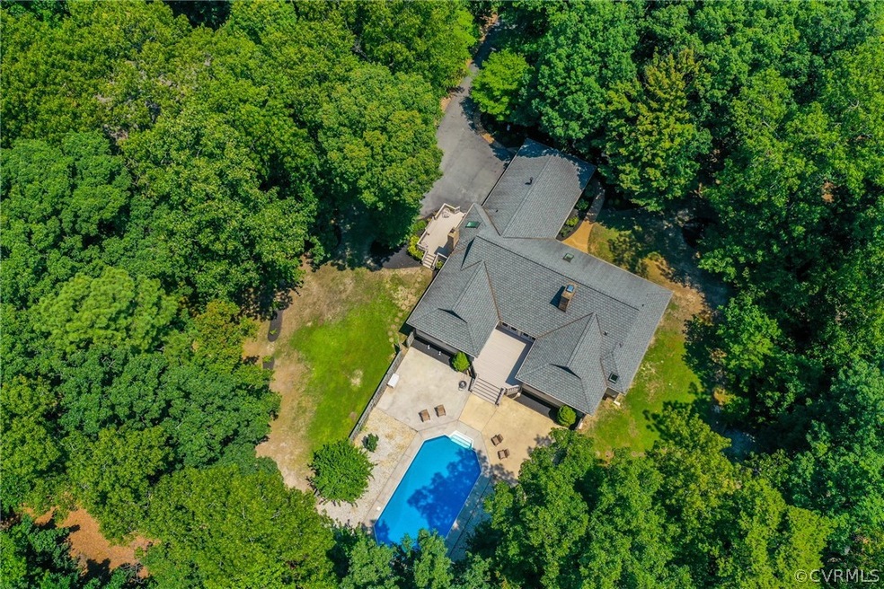 Ranch home on 1.67 acres, walking distance to Robi