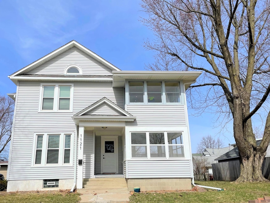1121 3rd St.