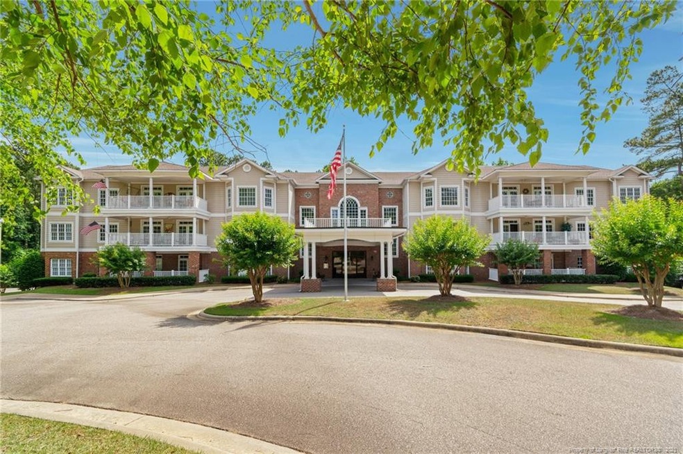 324 Glenburney Dr unit 302, Fayetteville, NC 28303 - photo 1