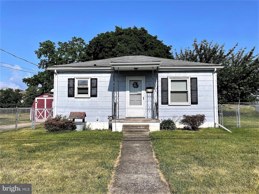 801 Corbett St, Hagerstown, MD 21740 - photo 1