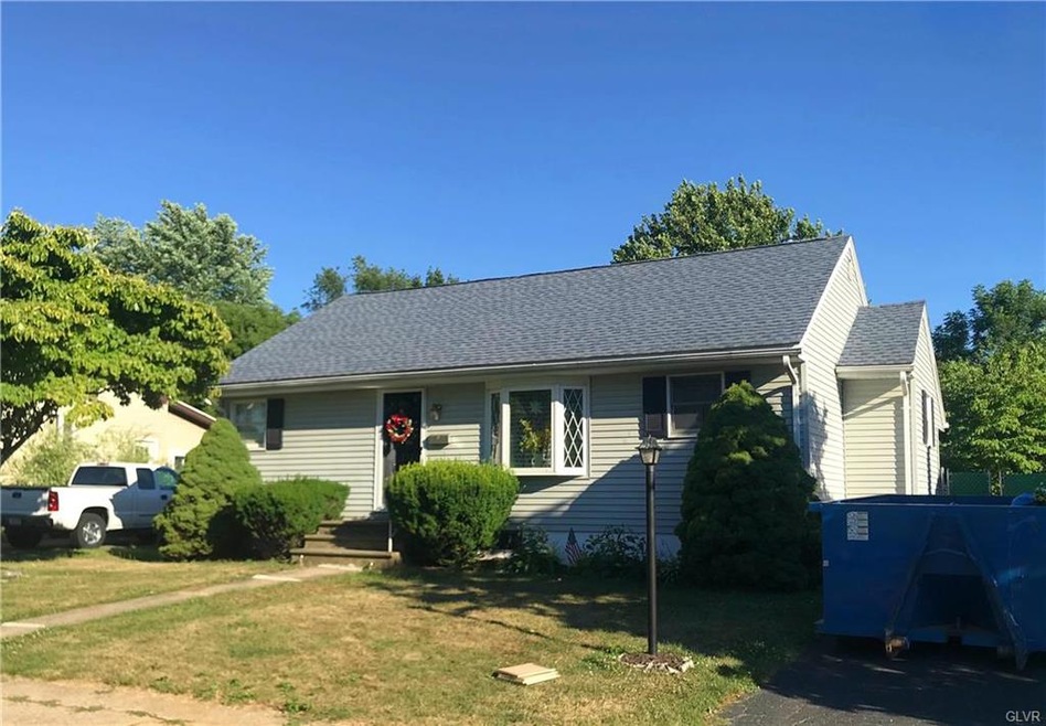 1525 Crestwood Rd, Bethlehem, PA 18018 - photo 1