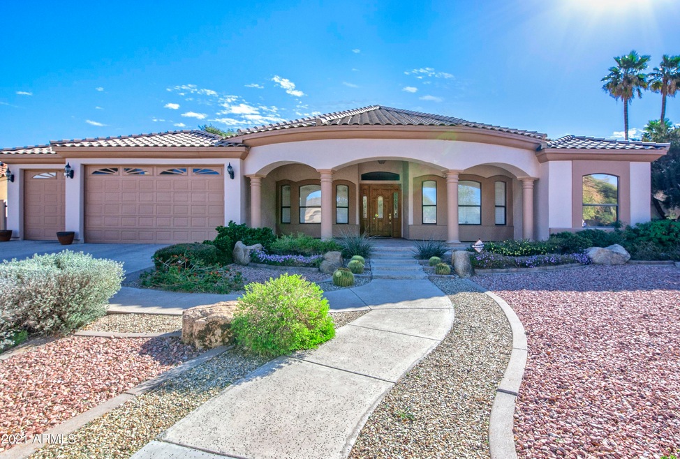 Moon Valley Contemporary Home