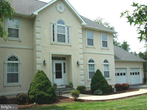 711 Apple Cross Rd, Harpers Ferry, WV 25425 - photo 1