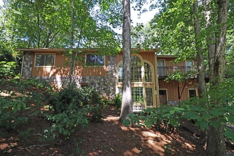 4531 Huntridge Dr NE, Roswell, GA 30075 - photo 1