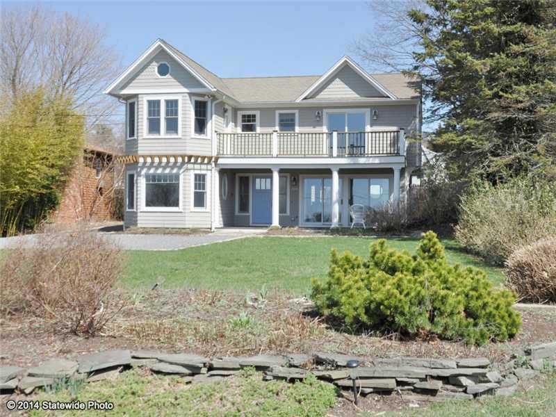318 Seaside Dr, Jamestown, RI 02835 - photo 1