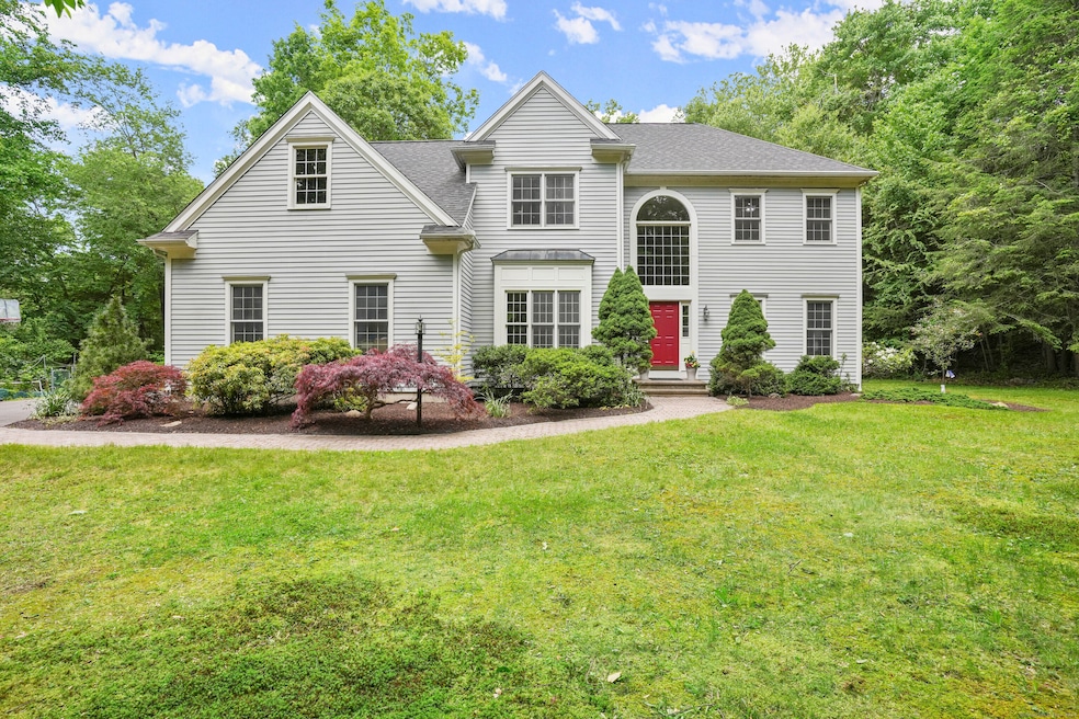 17 Russett Rd, Sandy Hook, CT 06482 - photo 1