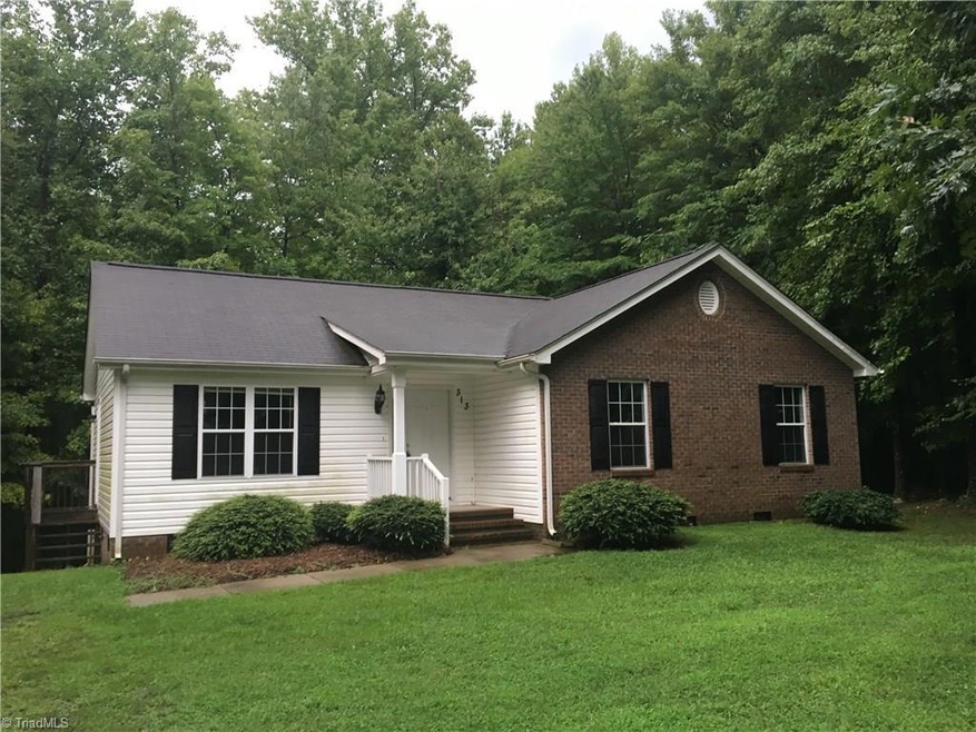 313 Hubbard St, Reidsville, NC 27320 - photo 1