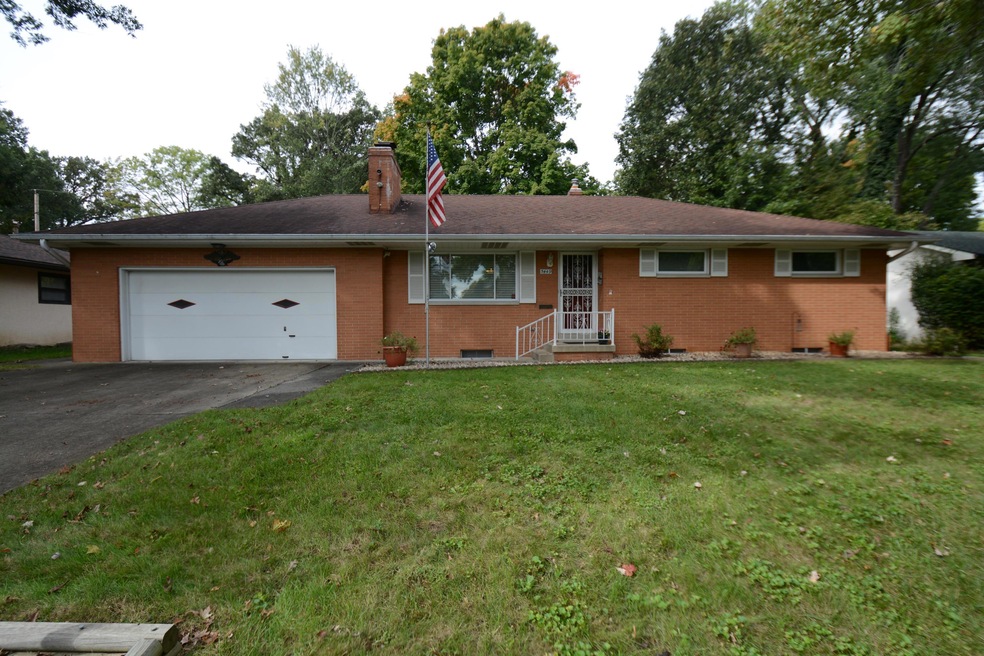 5449 Willowwood Rd, Columbus, OH 43229 - photo 1