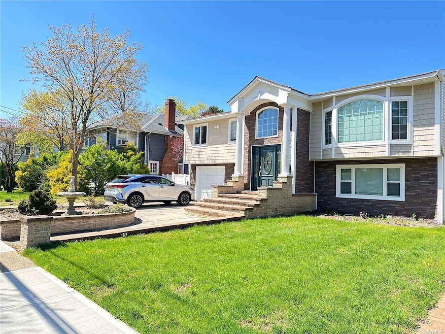 Sold $800,000 • Co-Listing Agent