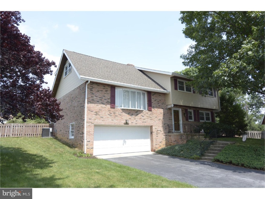 1309 Scott Ct, Reading, PA 19609 - photo 1