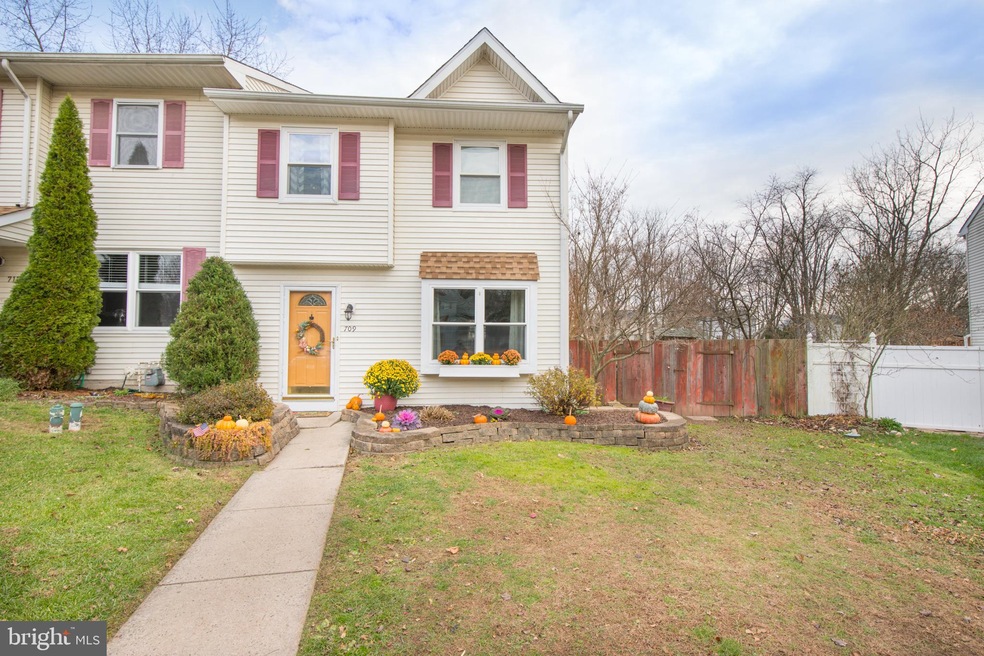 709 Hunters Run, Perkasie, PA 18944 - photo 1